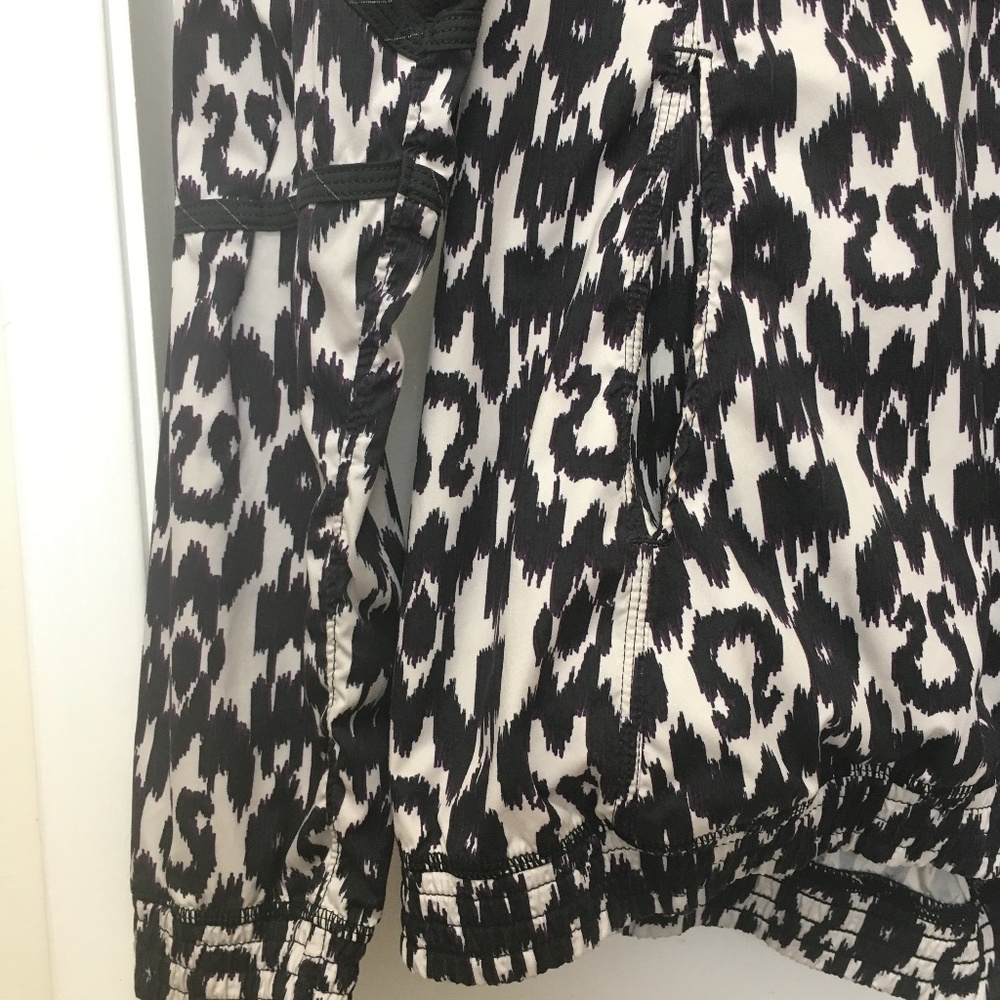 Lululemon Willpower 1/2 Zip Pullover Jacket Sprinkler Ikat EUC - Picture 7 of 12